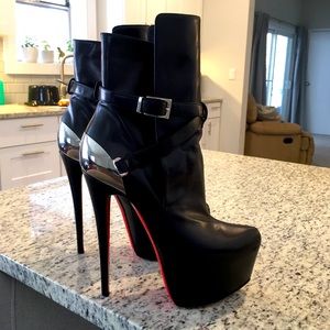 🌟Christian Louboutin stiletto platform boots 🌟
